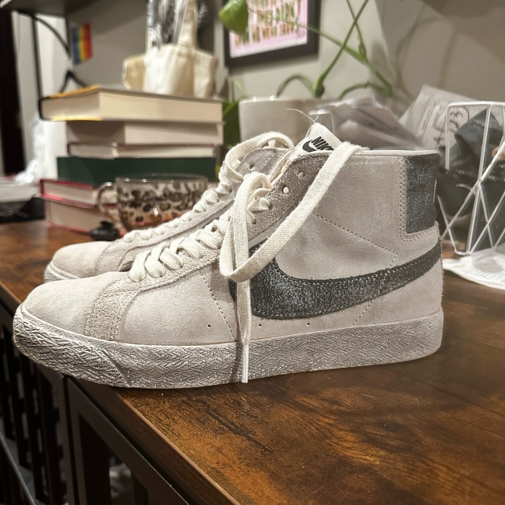 Nike hitop blazer sneakers
